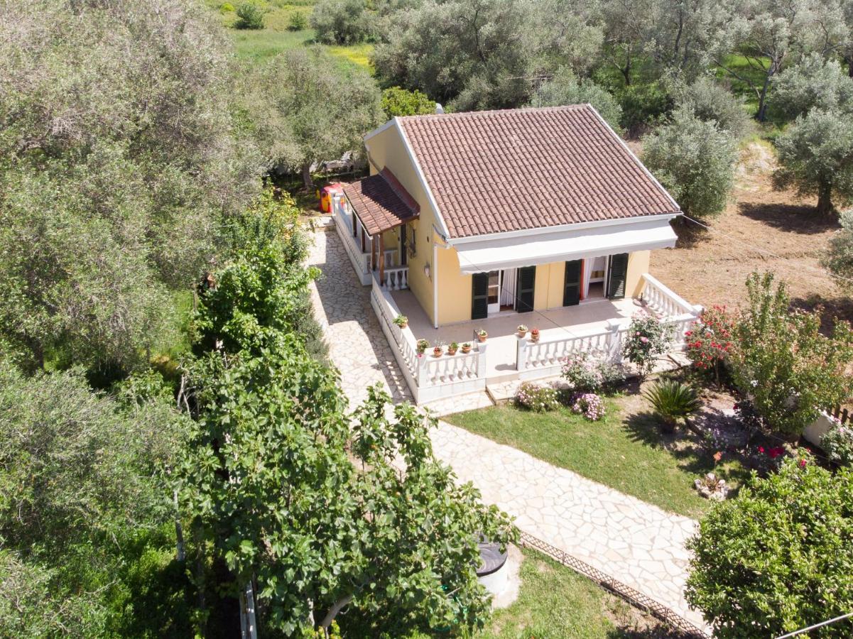 Karia Holiday Home Lefkimmi  Luaran gambar