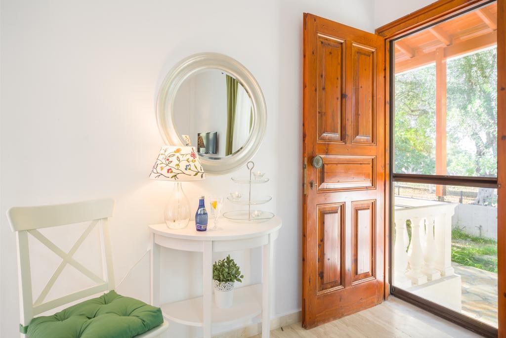 Karia Holiday Home Lefkimmi  Luaran gambar
