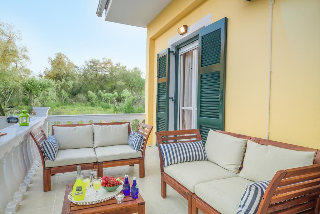 Karia Holiday Home Lefkimmi  Luaran gambar