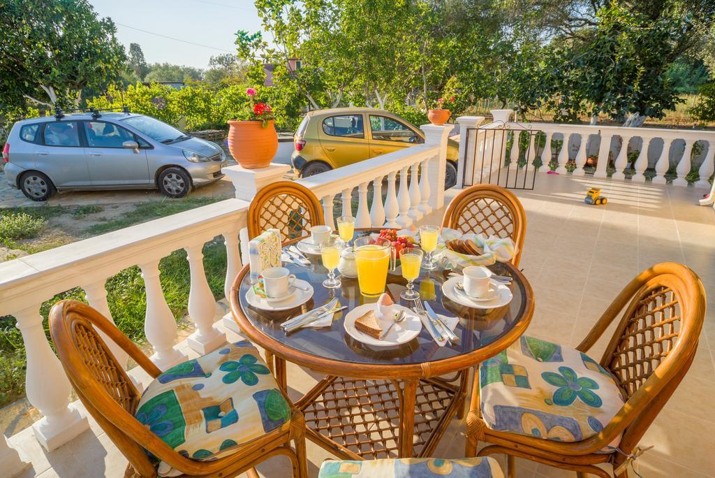 Karia Holiday Home Lefkimmi  Luaran gambar