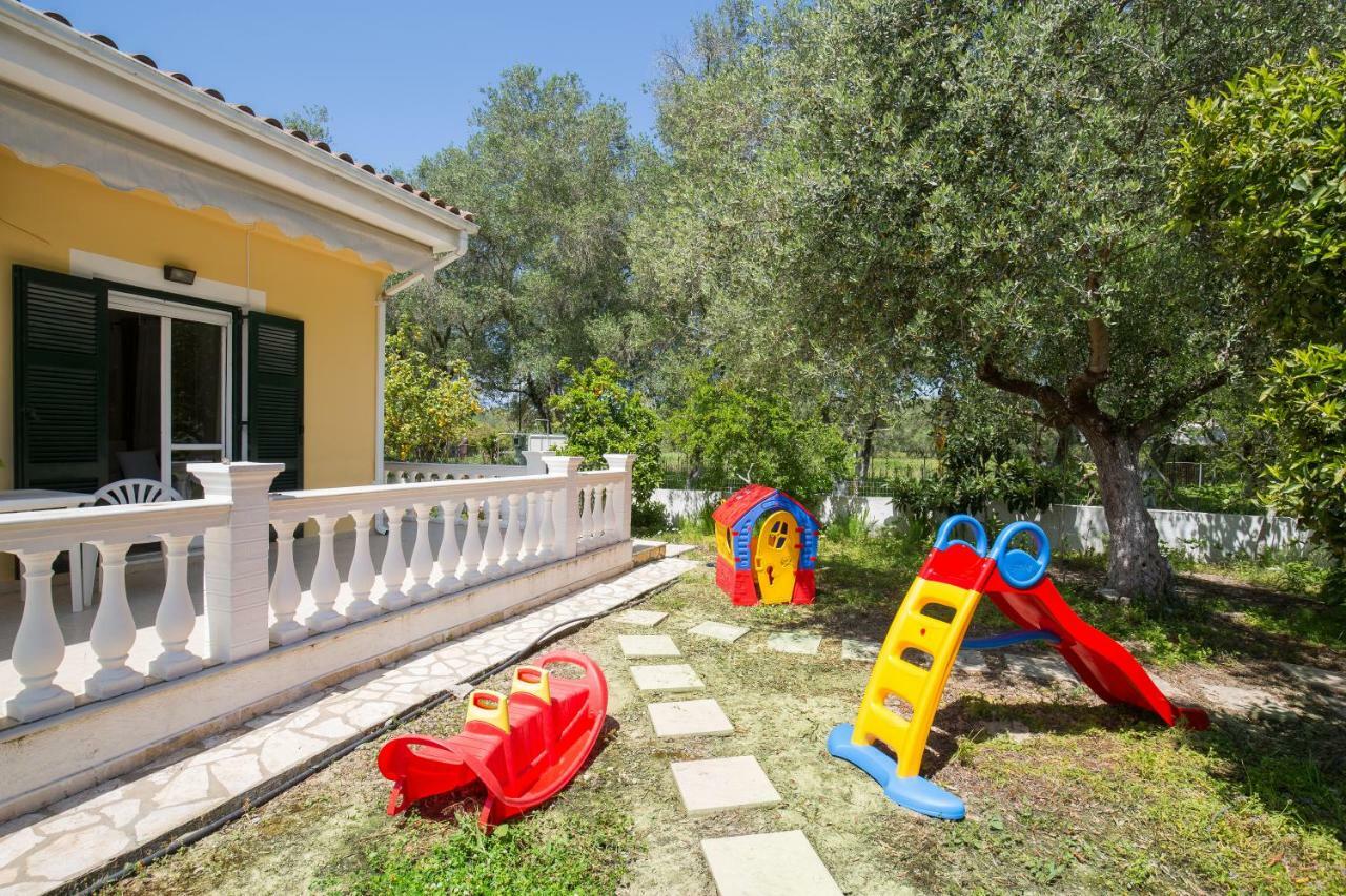 Karia Holiday Home Lefkimmi  Luaran gambar