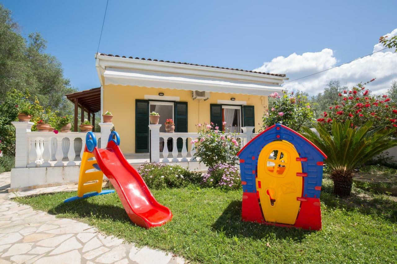 Karia Holiday Home Lefkimmi  Luaran gambar
